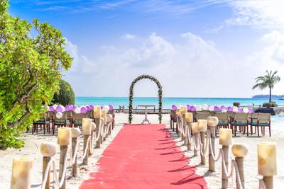 7 Essential Destination Wedding Tips for New Couples