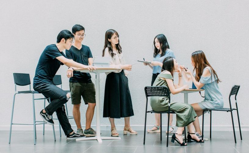 people Effectively Communicating and Collaborating