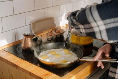 How To Properly Maintain Your Cookware Sets To Make Them Last Longer: 6 Secrets