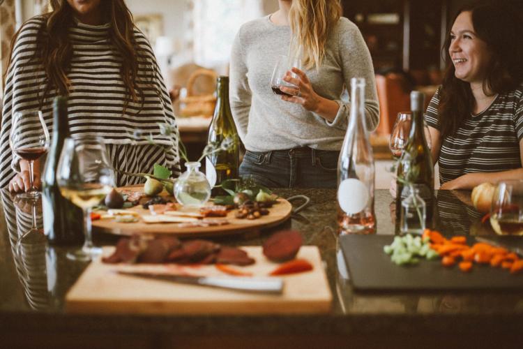 How to Host a Successful Dinner Party
