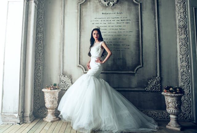 Factors to Consider while Choosing the Wedding Dress