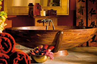 What Makes a Luxury Wood Soaking Tub the Ultimate Indulgence