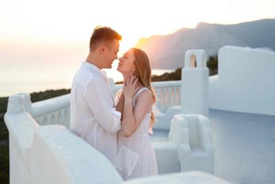 Santorini Wedding Cost: What does it Cost to Have a Wedding in Santorini, Greece?