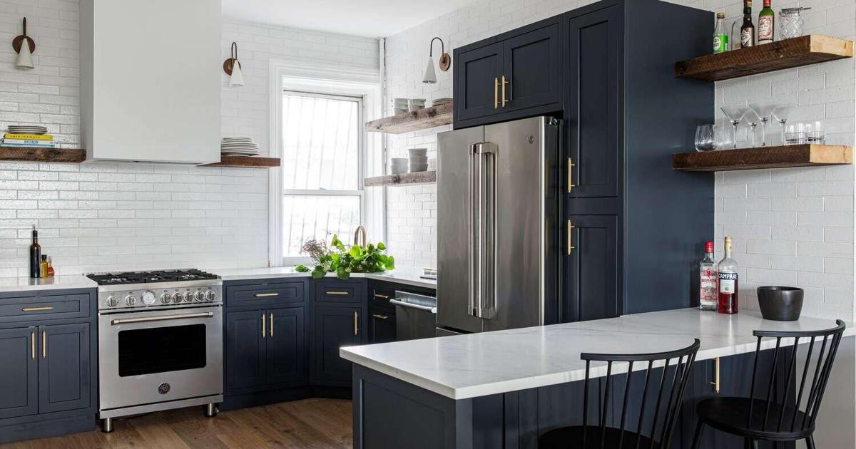 Fresh Design Ideas For Navy Blue Kitchen Cabinets | Featured