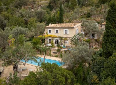 Why Mallorca is the Best Place to Buy a Luxury Villa?