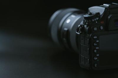 single-lens7 Useful Tips On How To Choose A Perfect Camera For You
