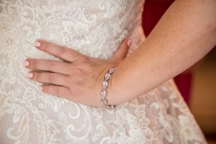 Top Diamond Hand Chain Bracelets for an Effortlessly Luxe Look