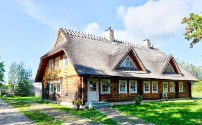 The Art of Buying an Old Home: Renovation Essentials for New Owners