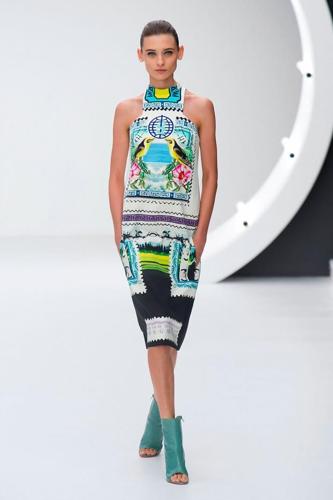 Seeking Fashion Inspiration In The Skies: Bird Motifs