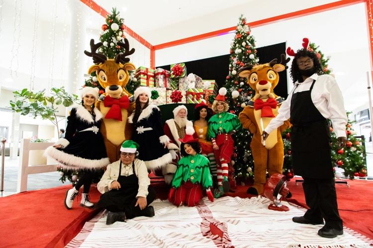 Parkway Plaza Welcomes the Holiday Season with a Dazzling Community Celebration