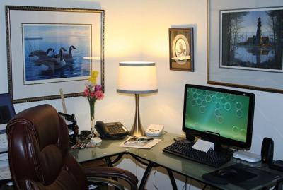 4 Tips for Designing a Comfortable and Productive Home Office Space