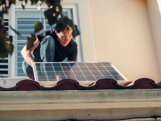 How to Choose the Right Hybrid Solar Inverter for Your Specific Energy Needs