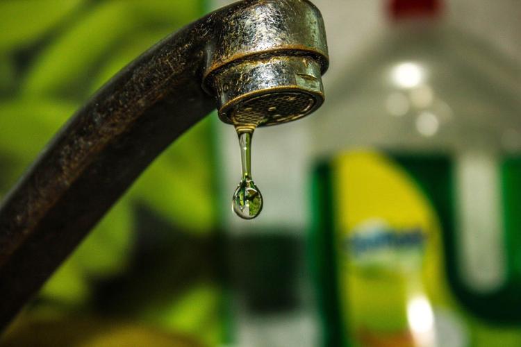 tap drop water faucet plumbing