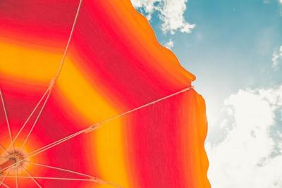 Choosing the Perfect Patio Umbrella Color for Elegant Experiance