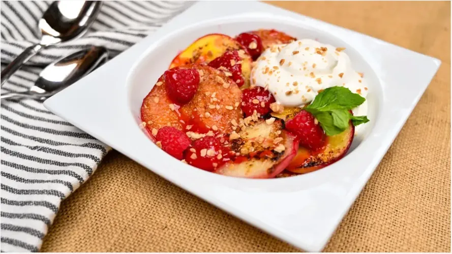 The Art of the Late-Summer Outdoor Dinne