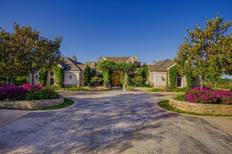 Elevate Your Outdoors: Innovative Landscaping Designs in Rancho Santa Fe