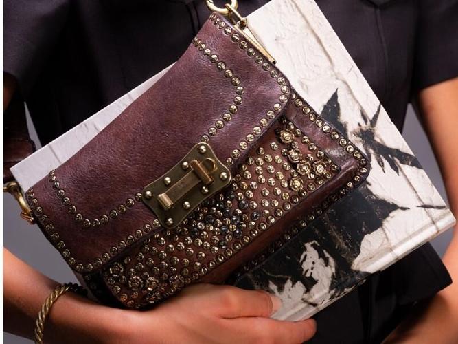 Leather bags with rich colors like this are a great fall accessory