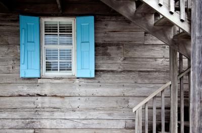 Choosing a Shutter Color That Complements Your Home