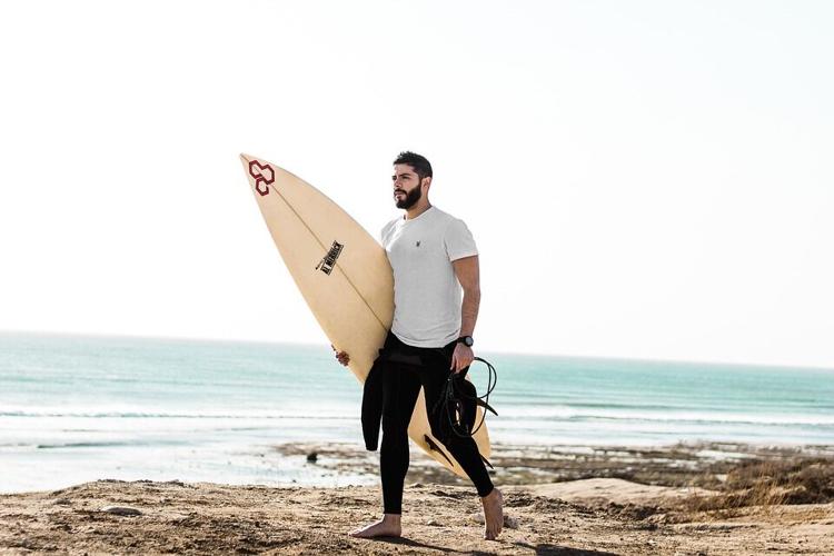 Tips On How Surfers Can Look Good On and Off The Waves