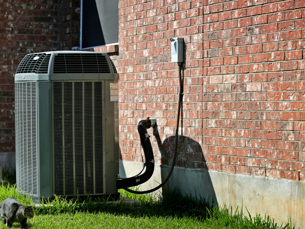 Two Vs. One Air Conditioning Unit At Home: Explained | Home Design ...