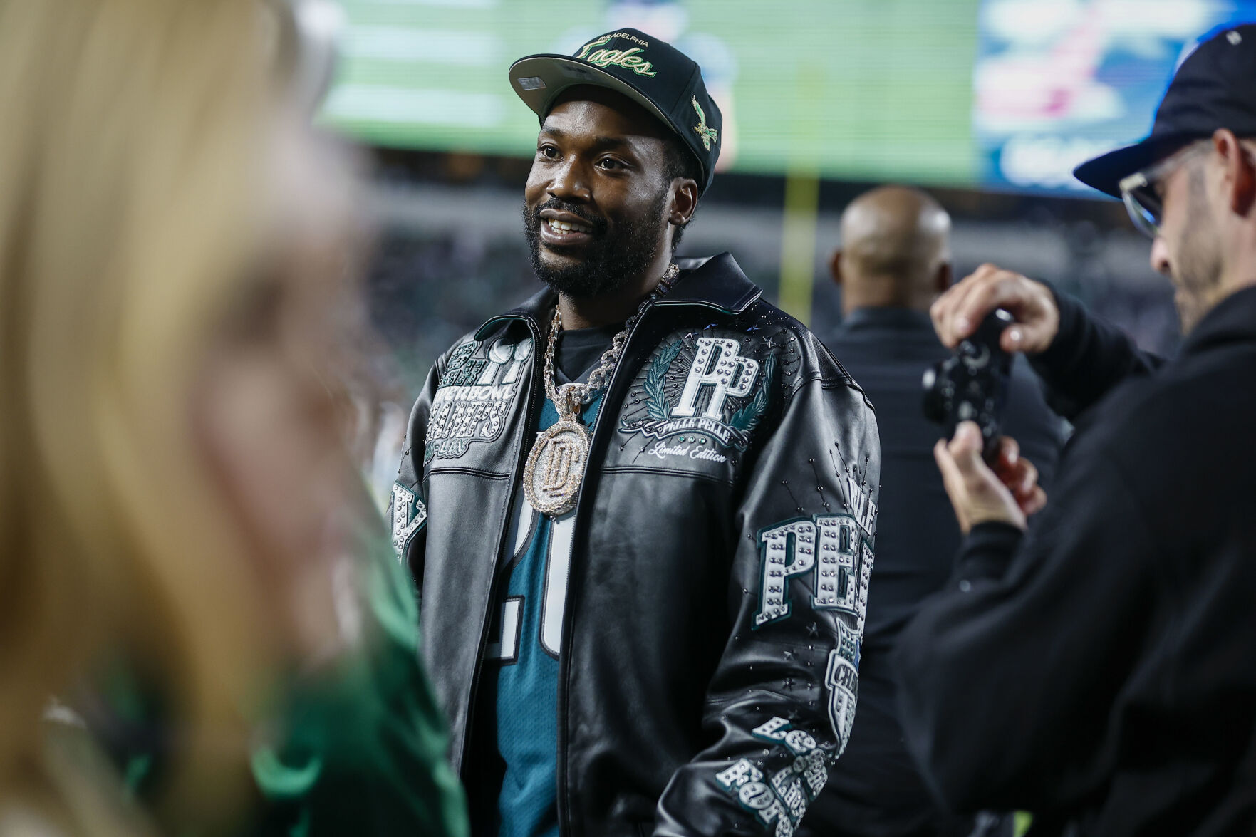 Meek Meals Rapper Tired of X, rapper Meek Mill now has a LinkedIn account. We tried to ...