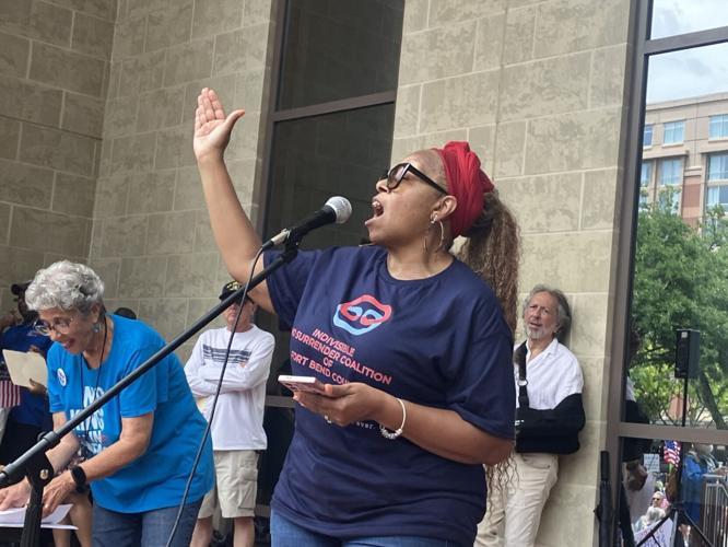 Sugar Land rally-goers call for 'No Kings' (w/photos) | County News ...