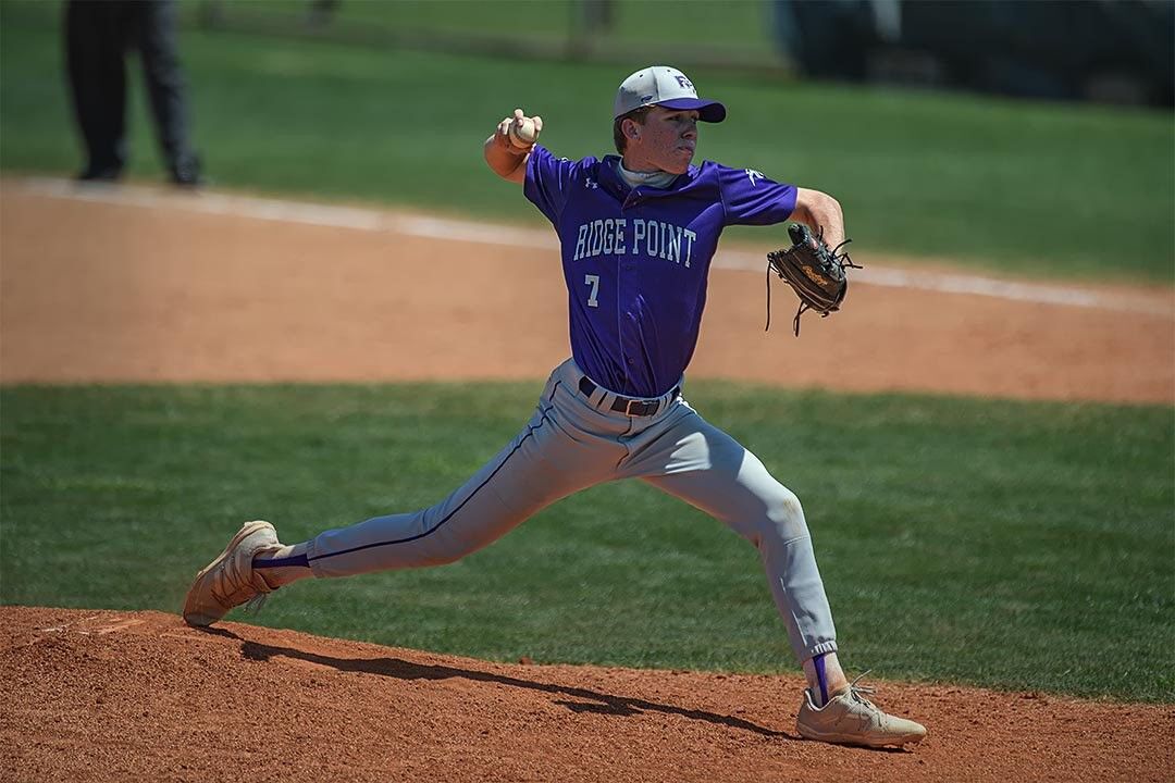 BASEBALL: Barbers Hill completes sweep of Lake Creek