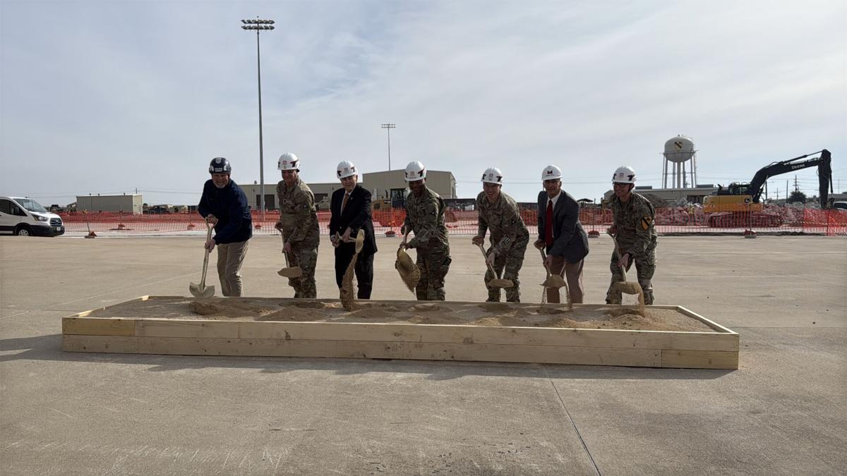 State of art motor pool breaks ground | News | forthoodsentinel.com