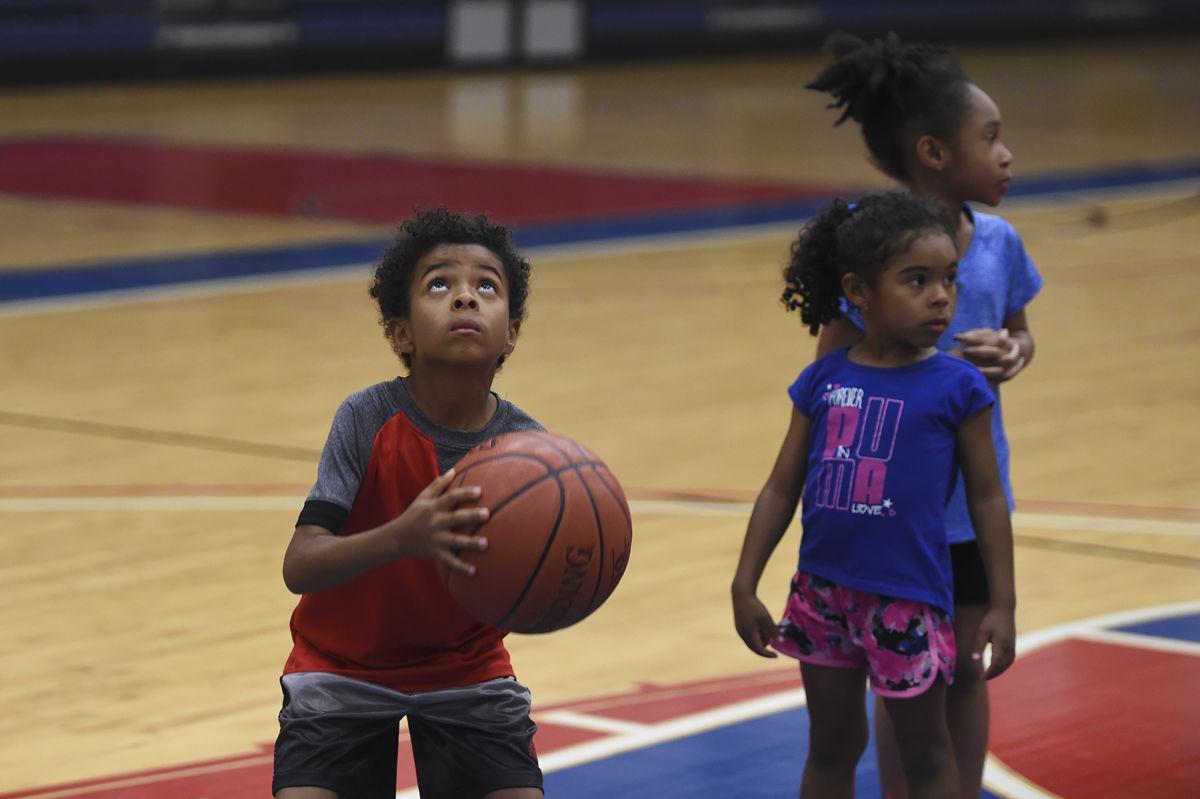 All Army Men S Team Hosts Youth Basketball Clinic Sports