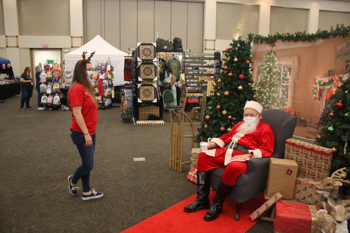 Ft Hood Christmas Bazaar 2022 Santa Makes First Appearance At Holiday Bazaar | Living |  Forthoodsentinel.com