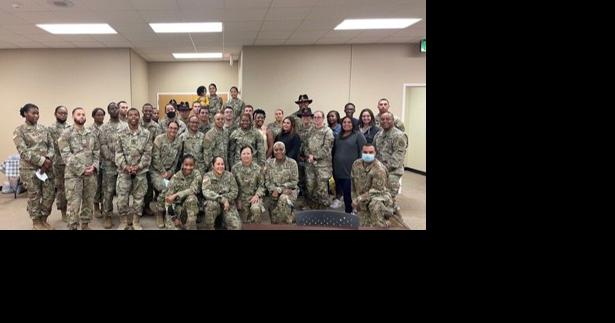 Soldiers receive visit from HRC command team - Vimarsana News