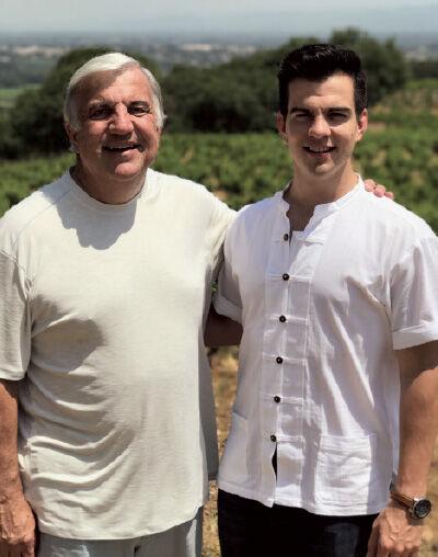 Son of Carl’s Jr. founder gets into Dave’s Hot Chicken | Franchise ...