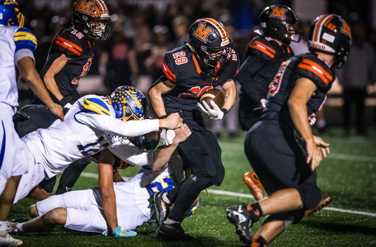 Baker punches in late winning score as Middletown football outlasts