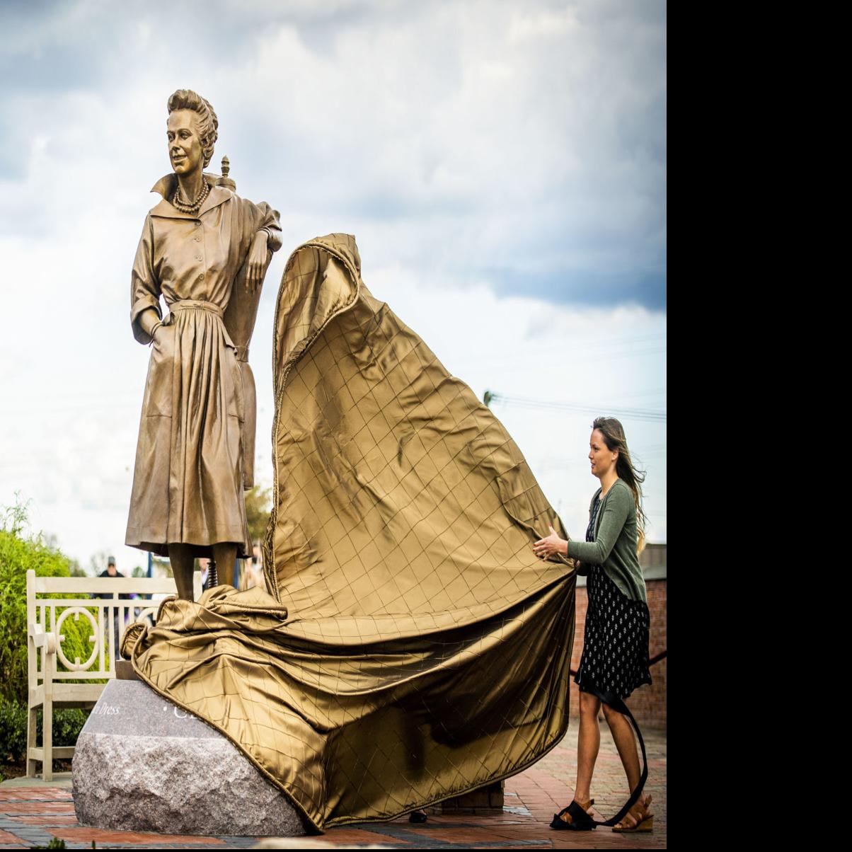 Honoring an icon: Frederick Art Club unveils statue of fashion trailblazer Claire  McCardell, Downtown Frederick