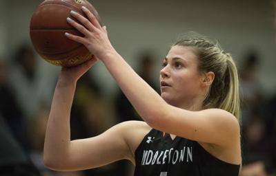 Saylor Poffenbarger Middletown S Uconn Bound Star Calmly