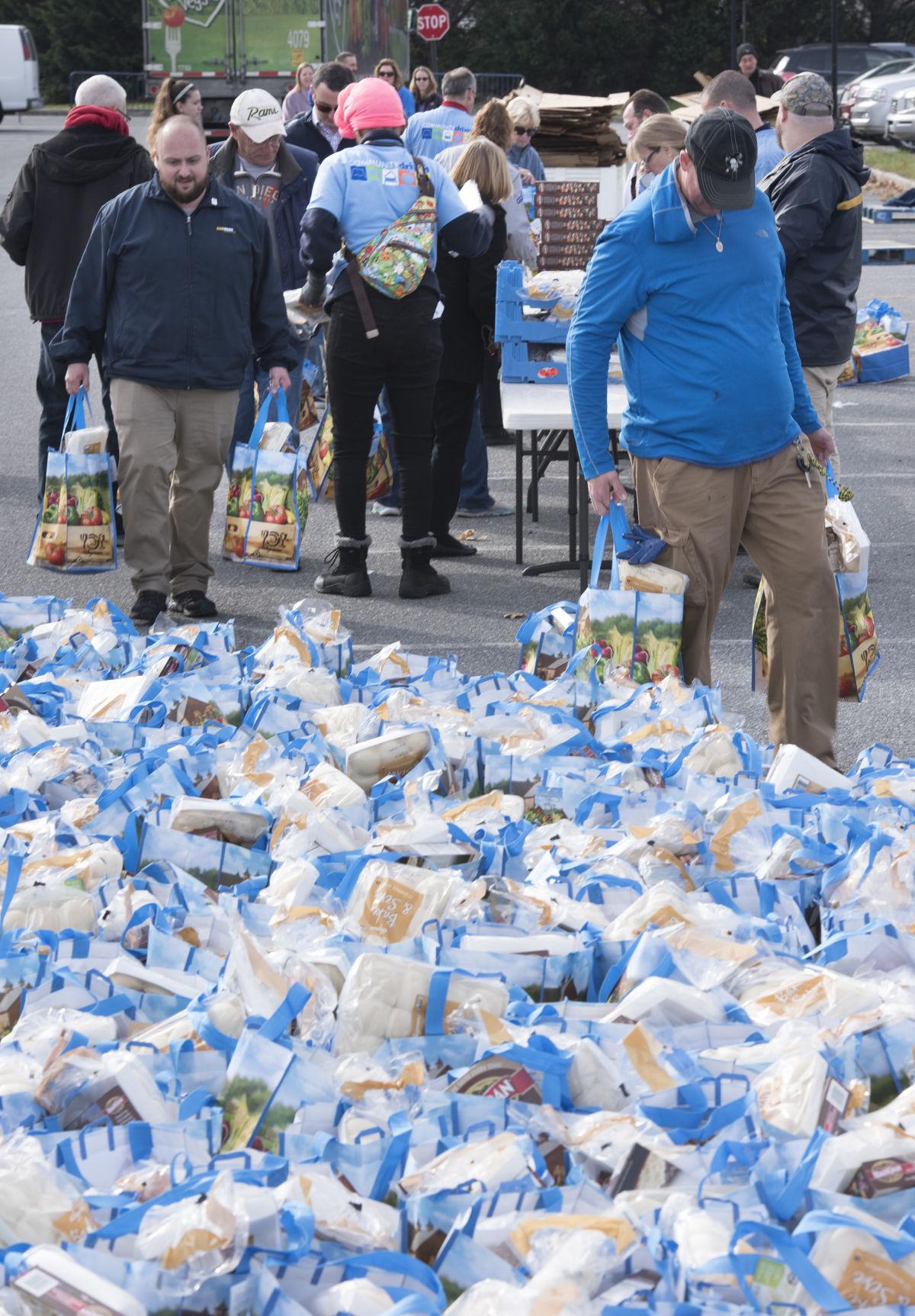 Turkeys To Go Charities Hand Out Thanksgiving Meals In Frederick Social Issues Fredericknewspost Com