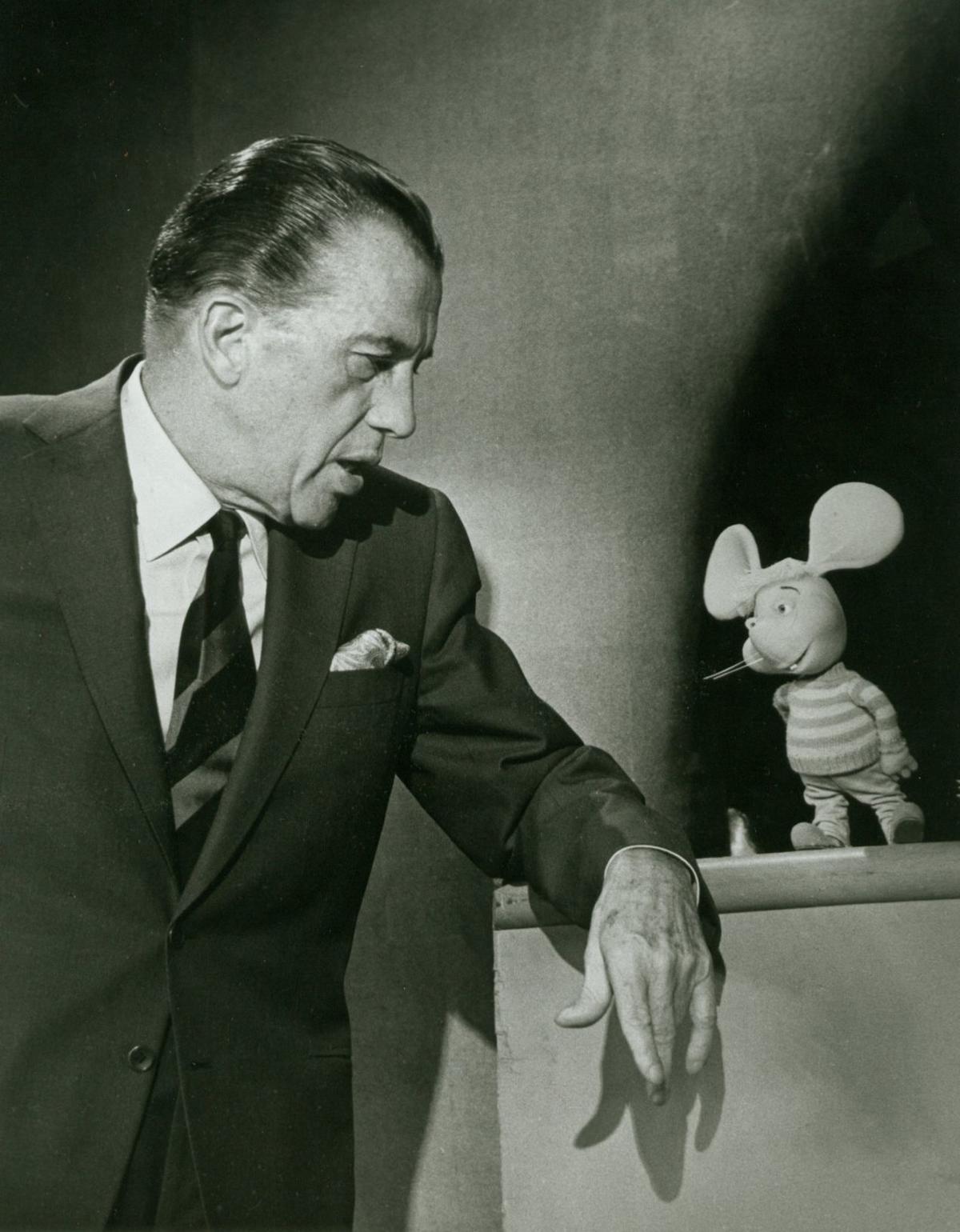Get Wallpaper Maria Perego Italian Puppeteer Who Created The Mouse Topo Gigio For iPhone