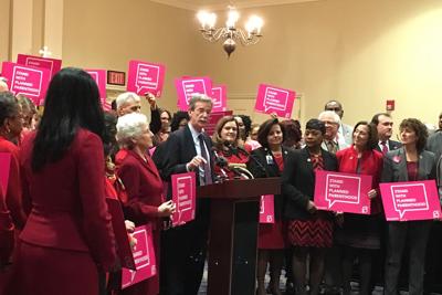 Maryland Democrats Back Planned Parenthood Funding Ap Fredericknewspost Com