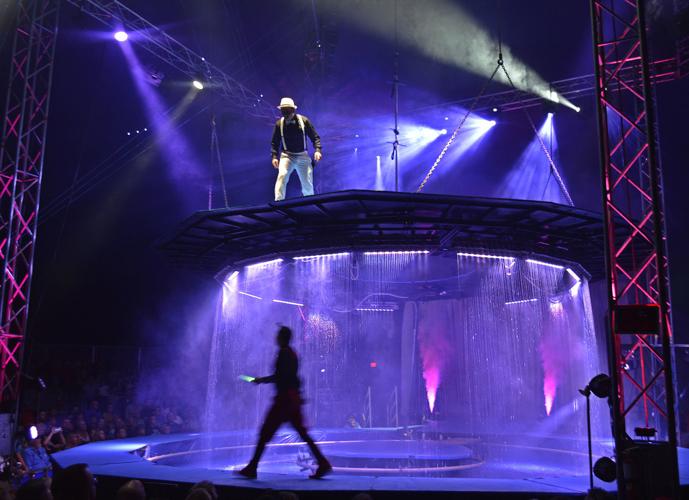 Let it rain: Cirque Italia adds level of danger and delight ...