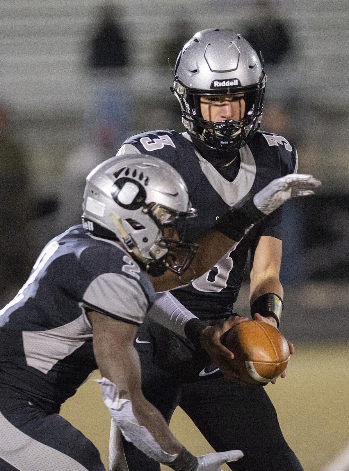 Oakdale football takes next big step toward hoisting first trophy