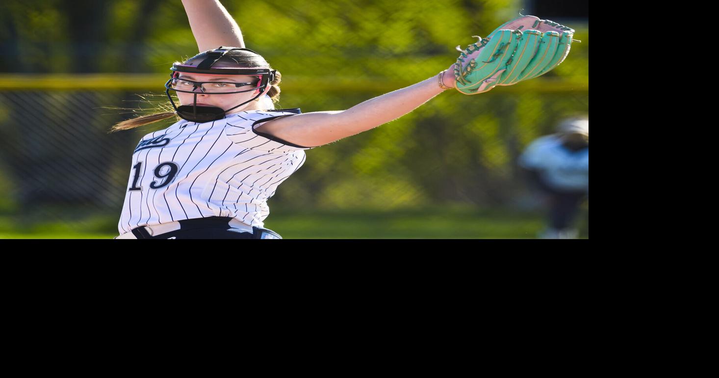 Urbana softball standout Gaby McAnaw commits to play collegiately at Washington