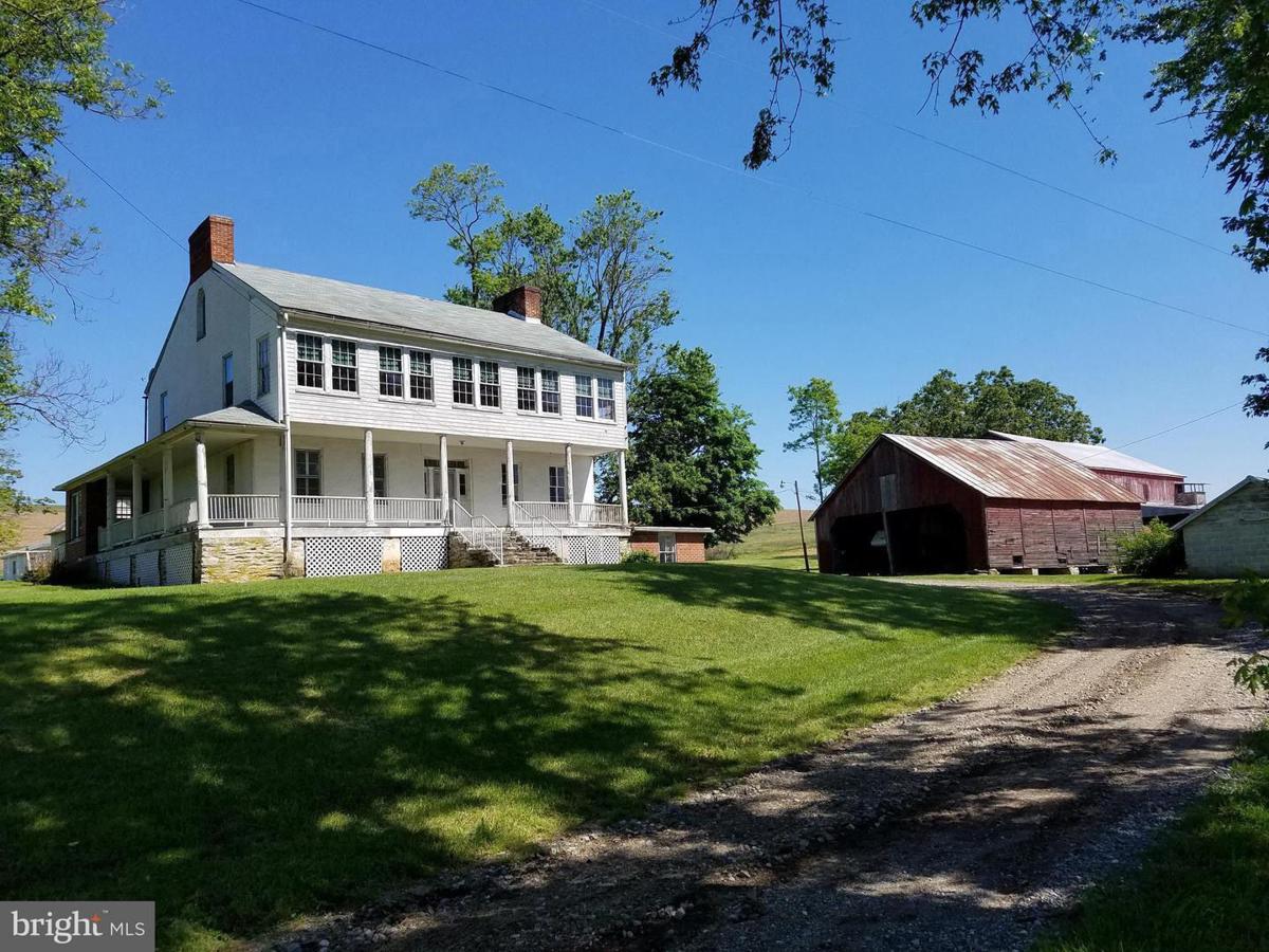 Single family farmhouse fetches 1 7m