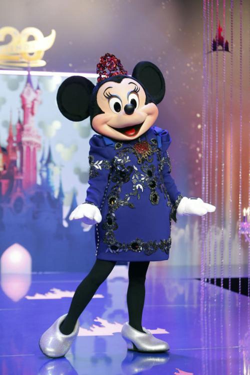 Grown Up Minnie Mouse Gets Mature Lanvin Make Over Arts Entertainment Fredericknewspost Com She especially loves to spend time with her lifelong sweetheart, mickey. minnie mouse gets mature lanvin