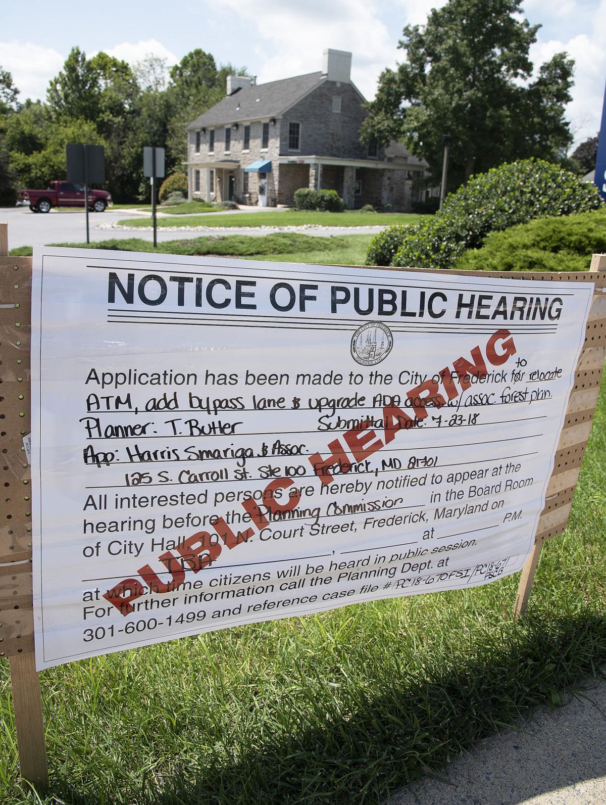 New signs for city public hearings move closer to reality