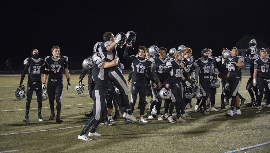 Oakdale football takes next big step toward hoisting first trophy