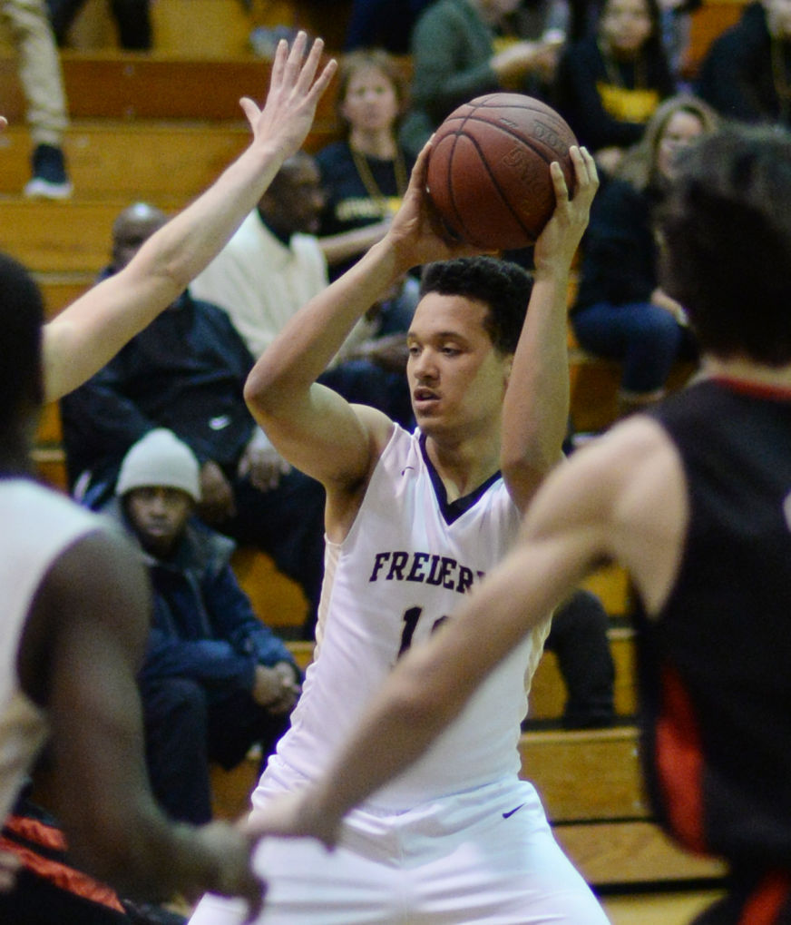 Basketball between Frederick and Linganore High School Sports