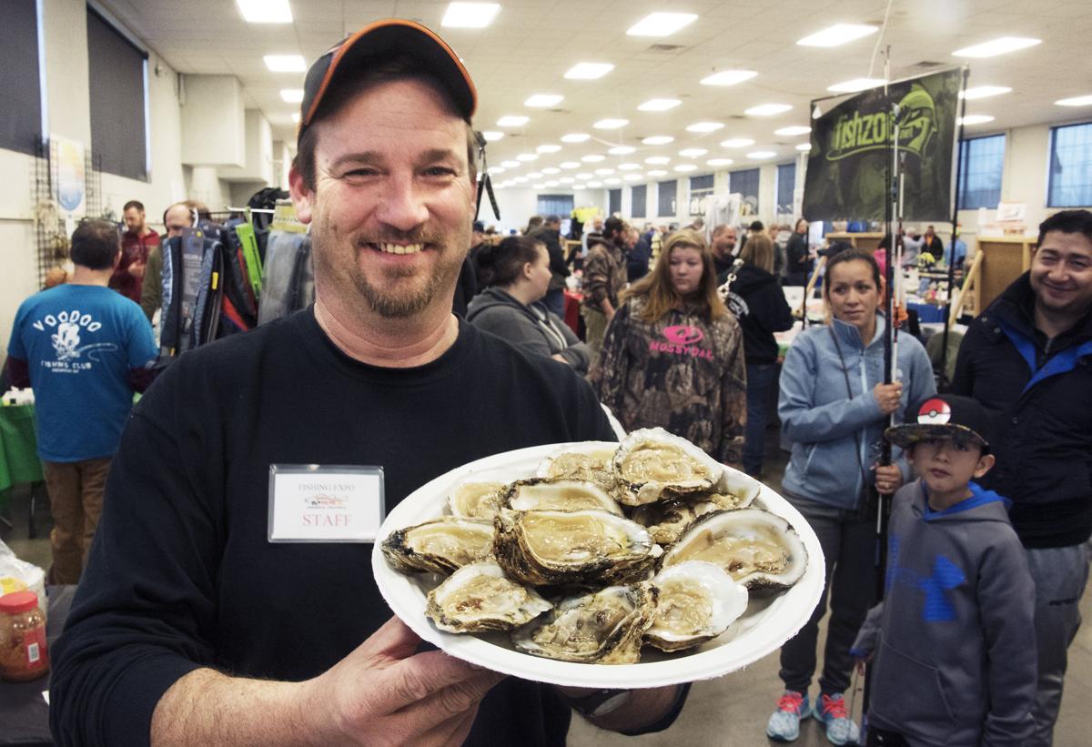 On A Rainy Day Saltwater Fishing Expo Lures A Crowd Travel And Outdoors Fredericknewspost Com