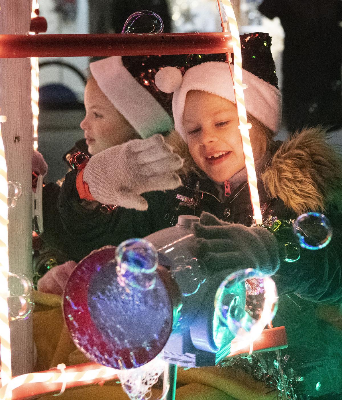 Kris Kringle Procession Short And Sweet This Year Lifestyle Fredericknewspost Com