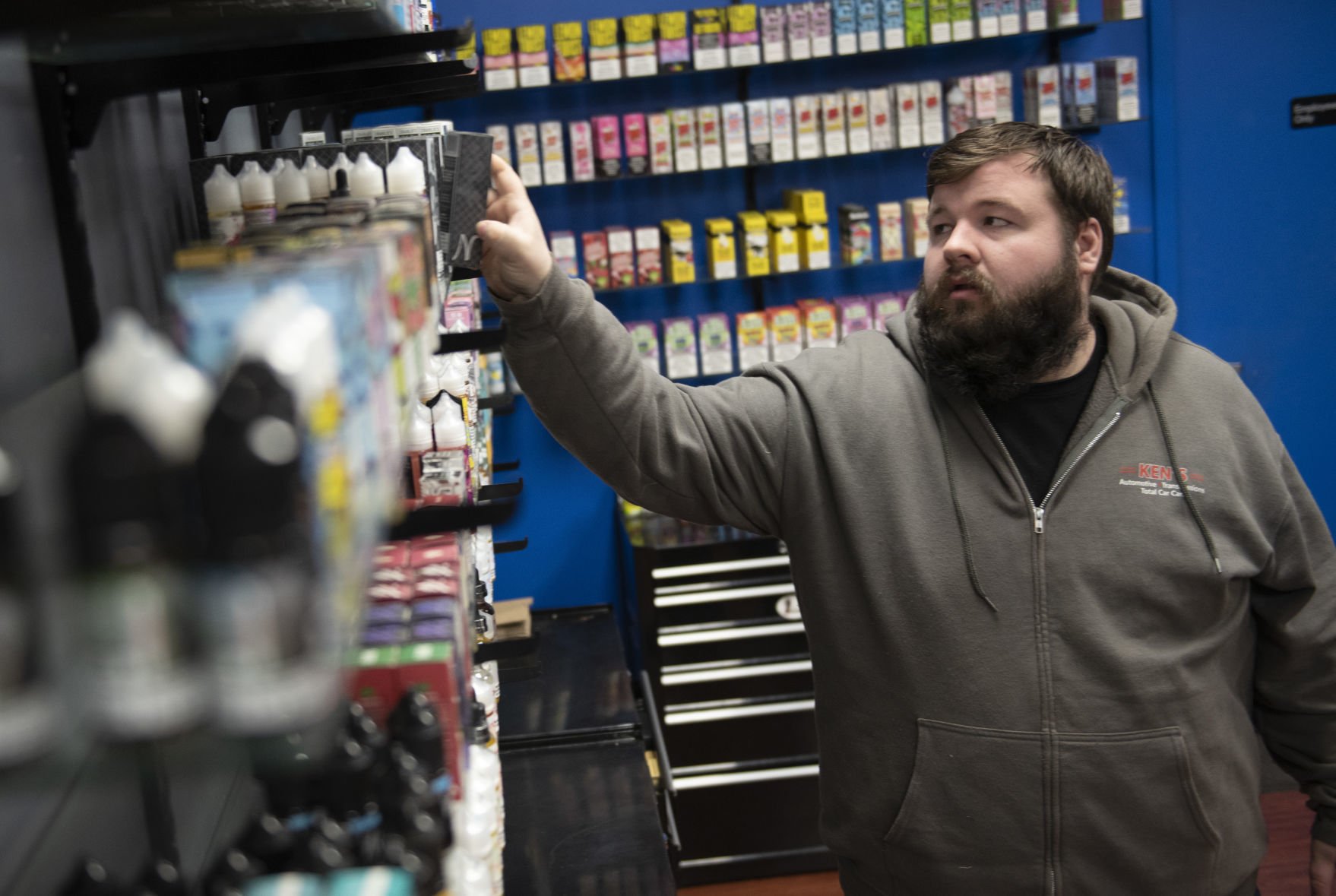 Frederick vape shops see wavering business after lung injuries