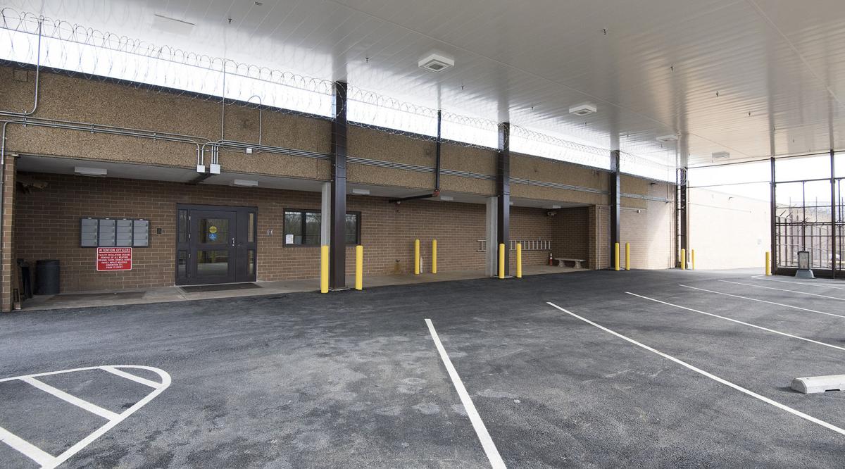 Frederick County’s jail gets mostly positive review after tour by grand